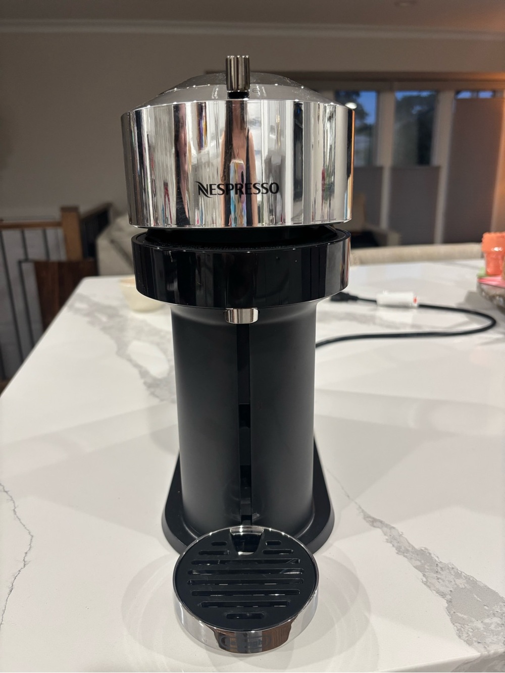 De'Longhi Nespresso Vertuo Next Premium with Aeroccino in Chrome